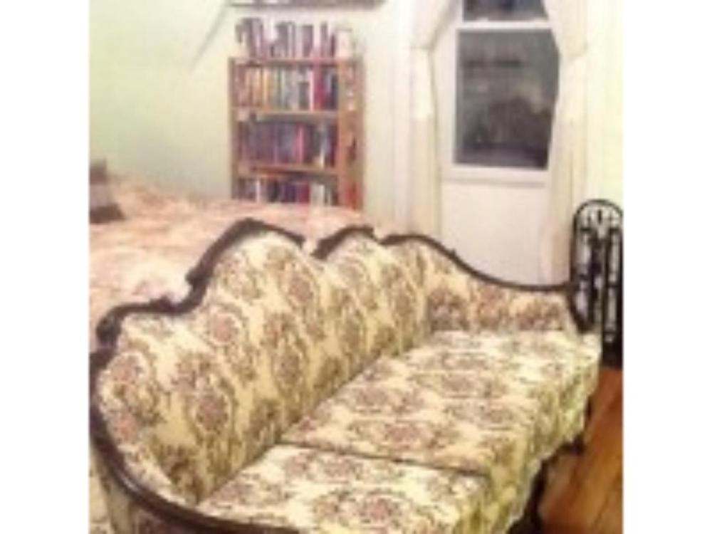 Double Room with Shared Bathroom interior